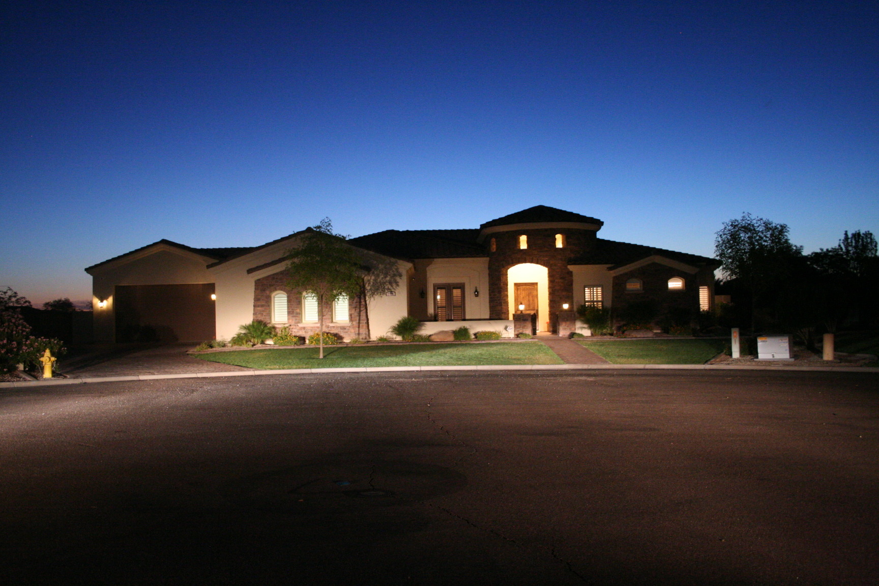 6 Bedroom 5.5 bath home in Gilbert Az with a Basement
